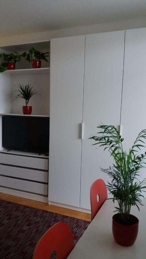 Apartments Abelija ซาเกร็บ ภายนอก รูปภาพ